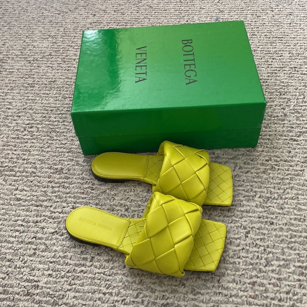 BV green sandals - Picture 1 of 4
